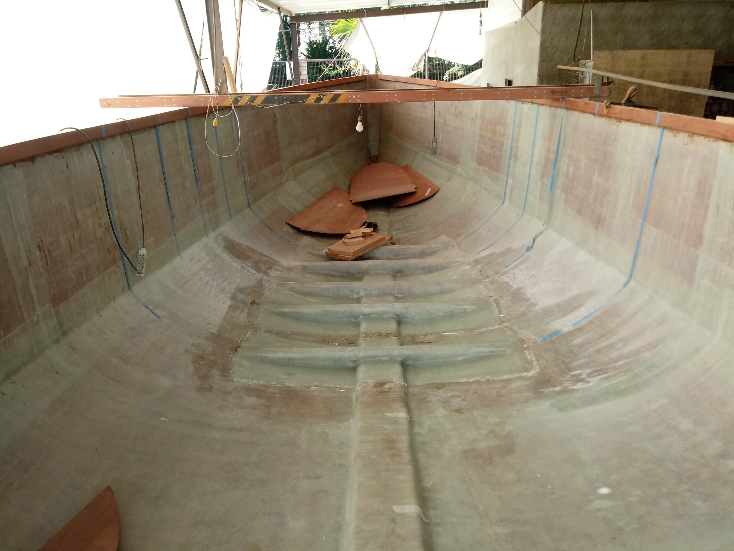 How do you make a homemade boat?