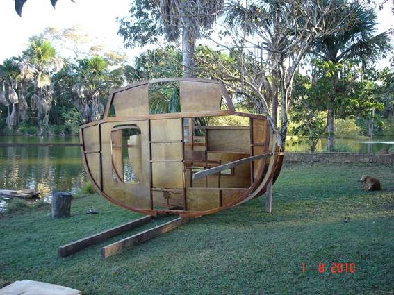 How do you make a homemade boat?