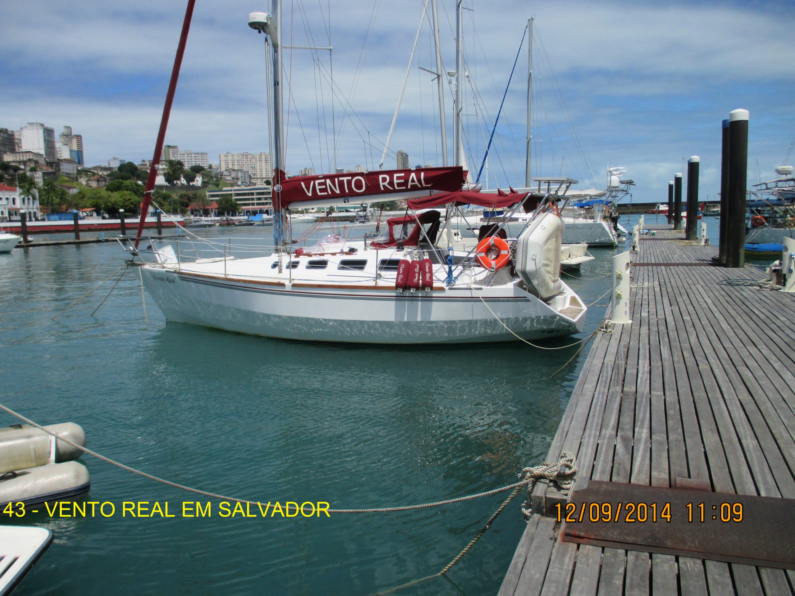 build a comfortable and stable sailboat