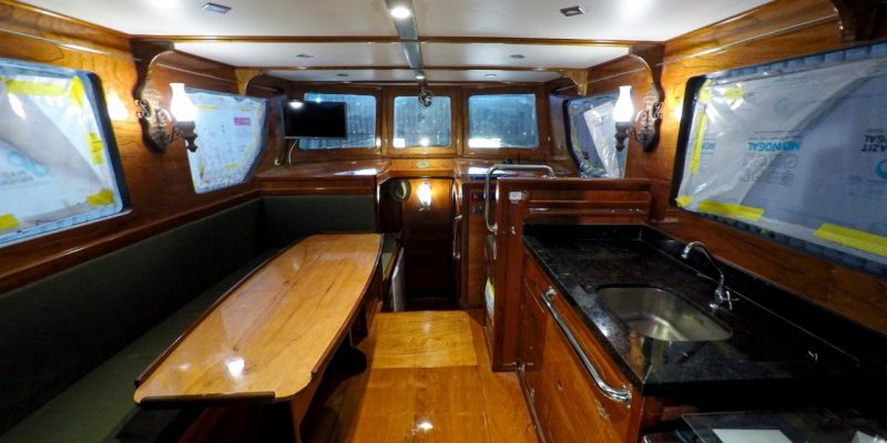 How do you make a homemade boat?